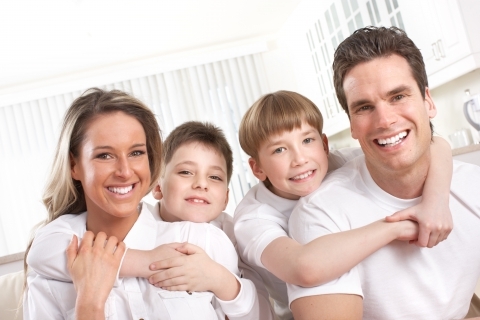 Four natural teeth whitening options that work